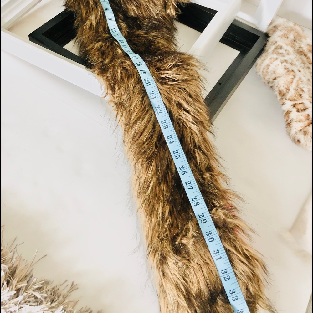 SKAIST TAYLOR Neimun Marcus Faux Fur Hat Scarf - Picture 8 of 8